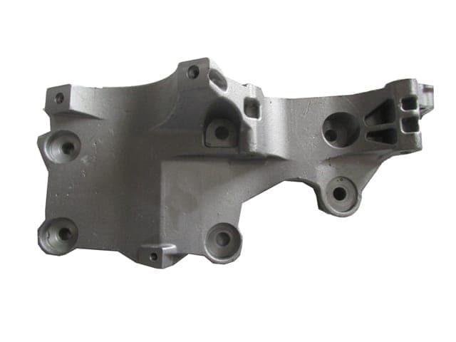 SKODA OCTAVIA- 05/09; KLİMA KOMPRESÖR BAĞLANTI AYAĞI (ALÜMİNYUM) (1/2)