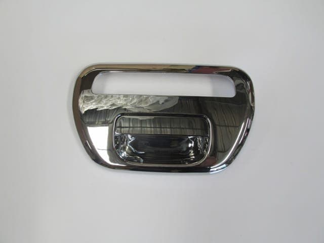 MITSUBISHI L200- PICK UP- 06/15; BAGAJ KAPAĞI DIŞ AÇMA KOLU DIŞ ÇERÇEVESİ NİKELAJLI STOP DELİKLİ (1/3)