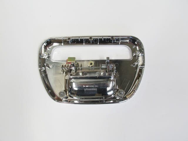 MITSUBISHI L200- PICK UP- 06/15; BAGAJ KAPAĞI DIŞ AÇMA KOLU DIŞ ÇERÇEVESİ NİKELAJLI STOP DELİKLİ thumbnail 3