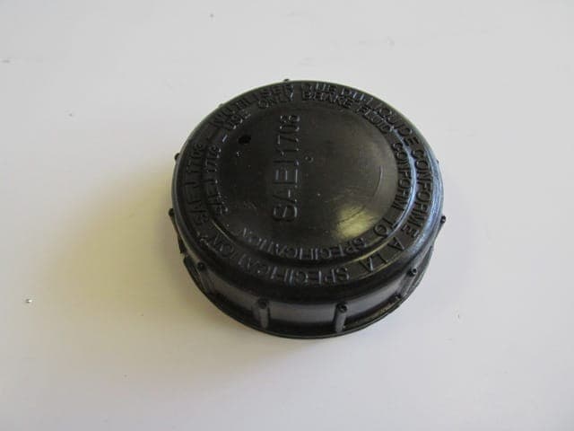 RENAULT R9- FAIRWAY- 93/96; FREN HİDROLİK DEPOSU KAPAĞI (1/2)