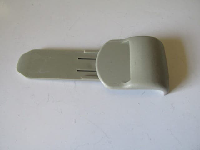 RENAULT MEGANE- 2- 03/09; ARKA CAM PERDE KLİPSİ (1/2)