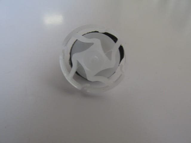 RENAULT MEGANE- 2- 03/09; KAPI DÖŞEME KLİPSİ (1/2)