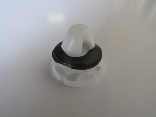 RENAULT MEGANE- 2- 03/09; KAPI DÖŞEME KLİPSİ thumbnail 2