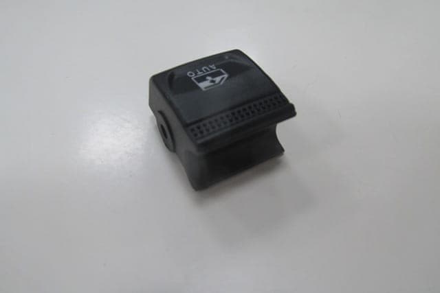 RENAULT CLIO- 5- HB- 20/23; ÖN/ARKA CAM DÜĞME BUTONU SAĞ/SOL AYNI (ADET) thumbnail 2