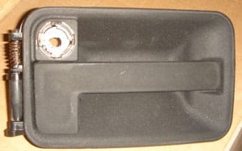 PEUGEOT EXPERT- 96/04; BAGAJ KAPAĞI DIŞ AÇMA KOLU (PÜTÜRLÜ SİYAH) (HUSHAN) (1/1)