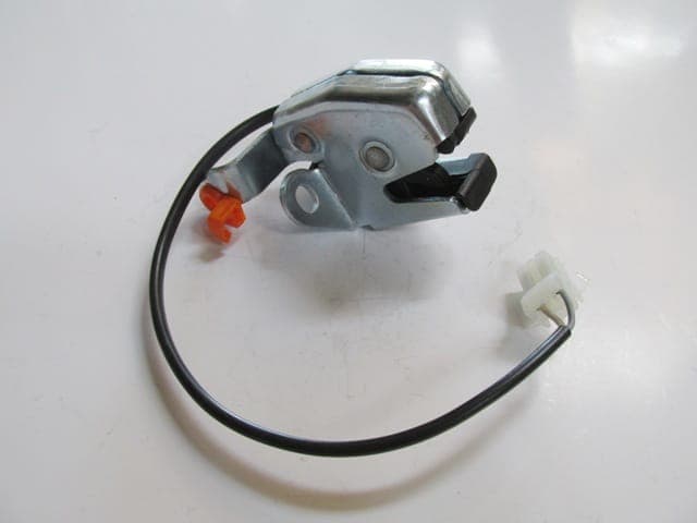 FIAT DOBLO- 01/05; BAGAJ KİLİDİ ALT SOL FİŞLİ (ÇİFT KAPI) (1/2)