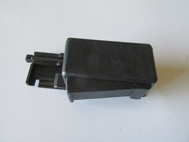 FIAT DOBLO- 11/15; ARKA KAPI CAM KİLİTLEME MANDALI SOL (SÜRGÜLÜ KAPI) (1/2)