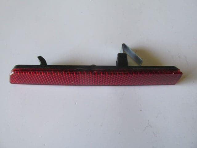 FIAT DOBLO- 11/15; ARKA TAMPON REFLEKTÖRÜ SAĞ (1/2)