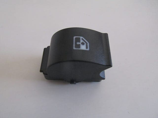 FIAT LINEA- 12/17; ÖN/ARKA CAM DÜĞME BUTONU SAĞ/SOL ADET (1/2)