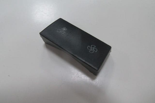 BMW 3 SERI- F30- 12/18; KLİMA AÇMA KAPAMA DÜĞMESİ thumbnail 2