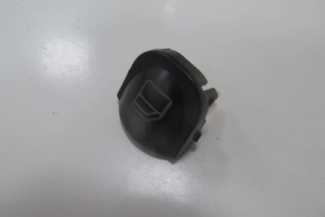 MERCEDES C CLASS- W203- 00/07; ÖN/ARKA CAM DÜĞME BUTONU SAĞ (1/2)