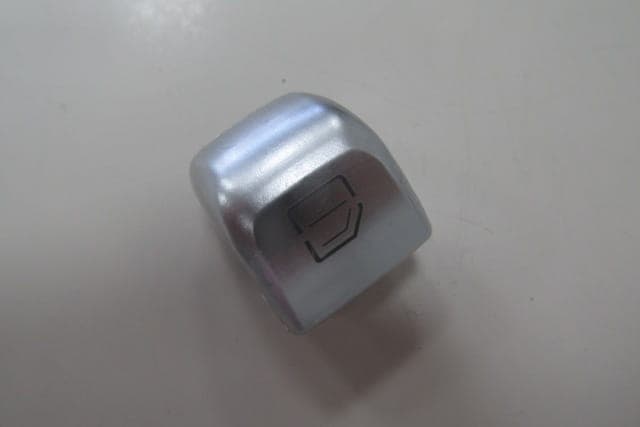 MERCEDES C CLASS- W205- 14/20; ÖN/ARKA CAM DÜĞME BUTONU SAĞ thumbnail 2