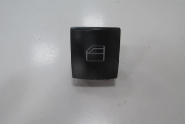 MERCEDES A CLASS- W176- 11/16; ÖN/ARKA CAM DÜĞME BUTONU SAĞ (1/2)