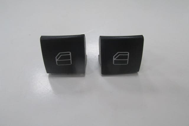 MERCEDES A CLASS- W176- 11/16; ÖN SOL KAPI SAĞ/SOL AÇMA DÜĞME BUTONU SET (2 PARÇA) (1/2)