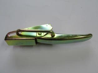 TOYOTA HILUX- PICK UP LN85- 89/97; BAGAJ KAPAĞI YAN AÇMA KOLU (FPI) (1/3)