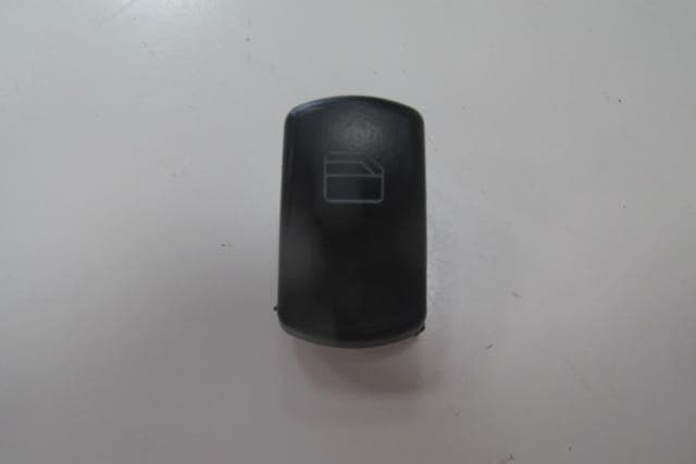 MERCEDES SPRINTER- 13/18; ÖN/ARKA CAM DÜĞME BUTONU SAĞ (1/2)