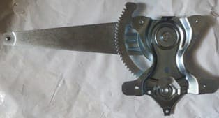 TOYOTA RAV4- 01/04; ARKA CAM KRİKOSU SOL ELEKTRİKLİ/MOTORSUZ (HUSHAN) (1/2)