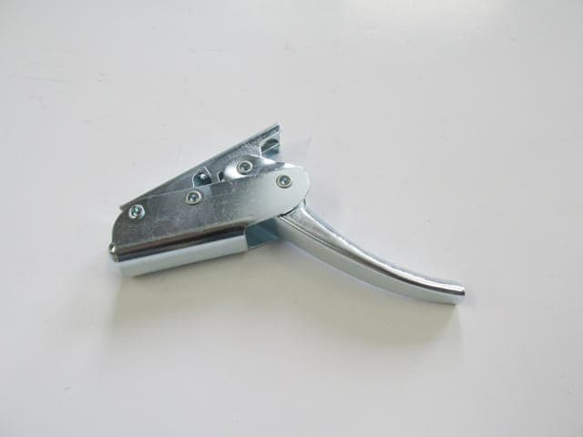 NISSAN PICK UP- D21- 89/97; BAGAJ KAPAK AÇMA KOLU NİKELAJLI (YANDAN AÇMALI) (HUSHAN) thumbnail 2