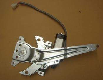 SUZUKI SWIFT- 05/11; ARKA CAM KRİKOSU SAĞ ELEKTRİKLİ/MOTORLU (TW) (1/2)