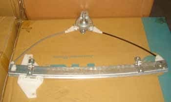 HYUNDAI ACCENT- MILENYUM- 00/02; ÖN CAM KRİKOSU SOL MANUEL (HUSHAN) (1/2)