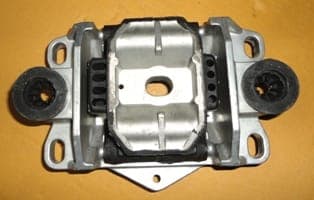 FORD MONDEO- 01/04; MOTOR TAKOZU SOL 2,0cc (TENACITY) (1/3)
