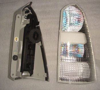 FORD FOCUS- STW- 98/05; MODİFİYE STOP LAMBASI SAĞ/SOL SET 4 PARÇA BEYAZ (STEYŞIN WAGON)(TYC) thumbnail 3