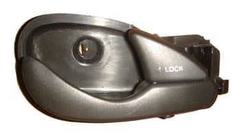 FORD FOCUS- SD/HB- 02/05; ARKA KAPI İÇ AÇMA KOLU SAĞ (PÜTÜRLÜ SİYAH) (HUSHAN) (1/1)