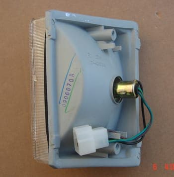 ISUZU WFR- MİNİBÜS- 89/96; ÖN SİNYAL SAĞ BEYAZ (TYC) thumbnail 2