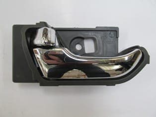 ISUZU D MAX- PICK UP- 12/17; ÖN KAPI İÇ AÇMA KOLU SOL NİKELAJLI (HUSHAN) (1/2)