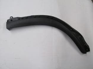 ISUZU NPR- 3D- 10/24; ÇAMURLUK AĞZI PLASTİĞİ SAĞ (BFN) (1/2)